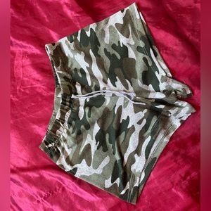 Bobbie brooks camo sleep shorts size small